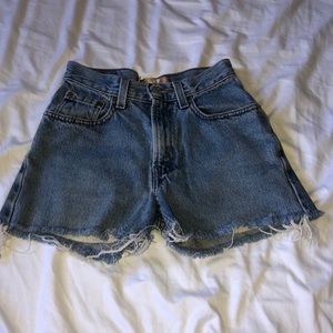 LEVI’S shorts